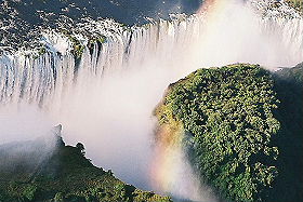 Exp&eacute;dition en Afrique - Aventure Sauvage en Afrique Australe - Afrique du Sud, Namibie, Botswana, Chutes Victoria, Zimbabwe, safari en cano&eacute; sur l'Orange River et ascension des dunes de Sossusvlei - Safaris dans les r&eacute;serves d'Etosha, Chobe, Delta de l'Okavango, Hwange - voyage safari d'aventure en camping sous tente et en camion 4x4 - Absolu Voyages